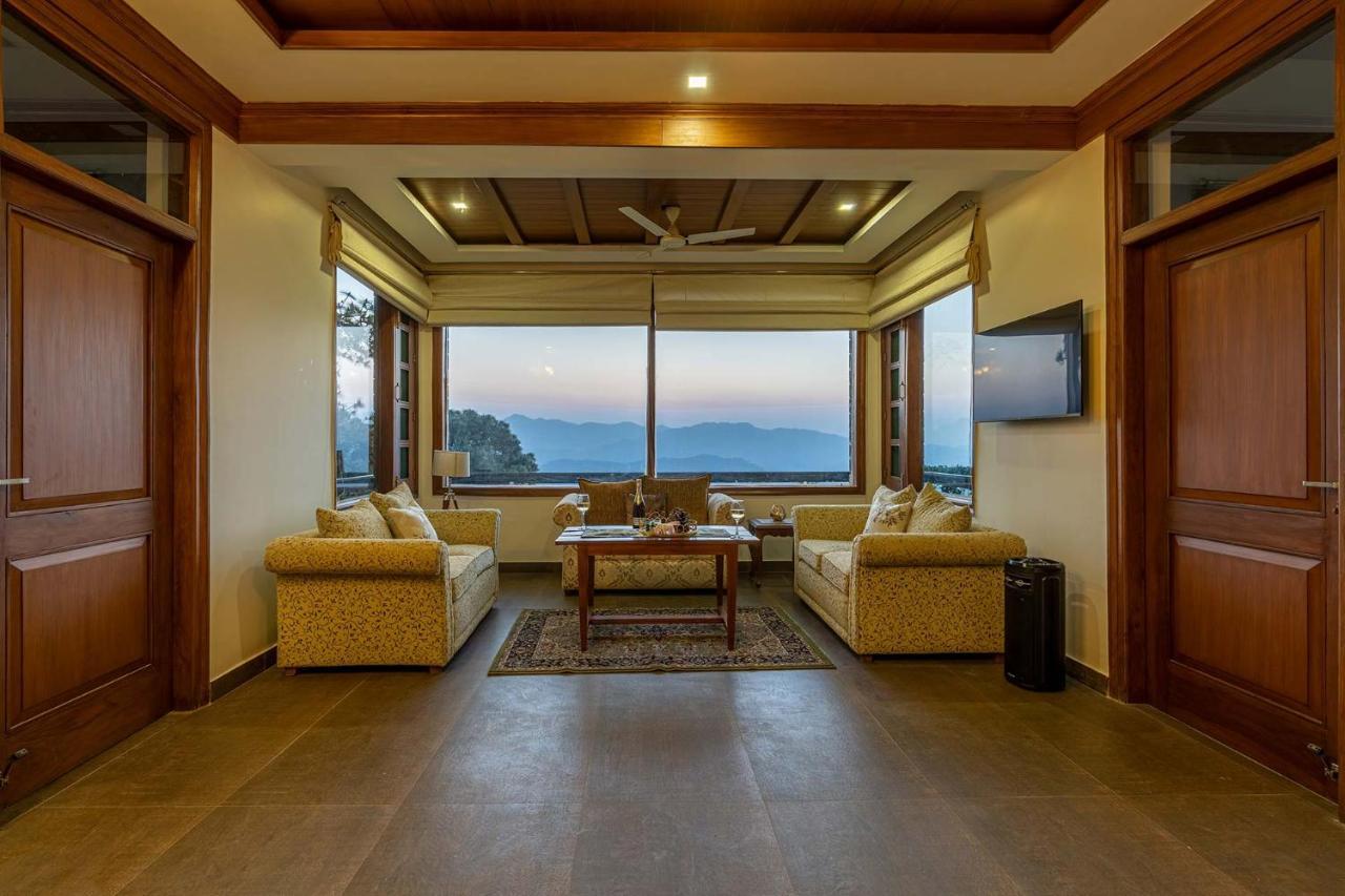 Stayvista At Floradale W Jacuzzi & Wood-Fire Pizza Kasauli Esterno foto