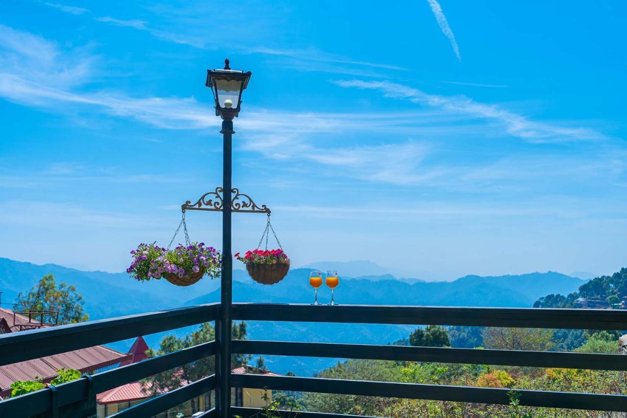 Stayvista At Floradale W Jacuzzi & Wood-Fire Pizza Kasauli Esterno foto