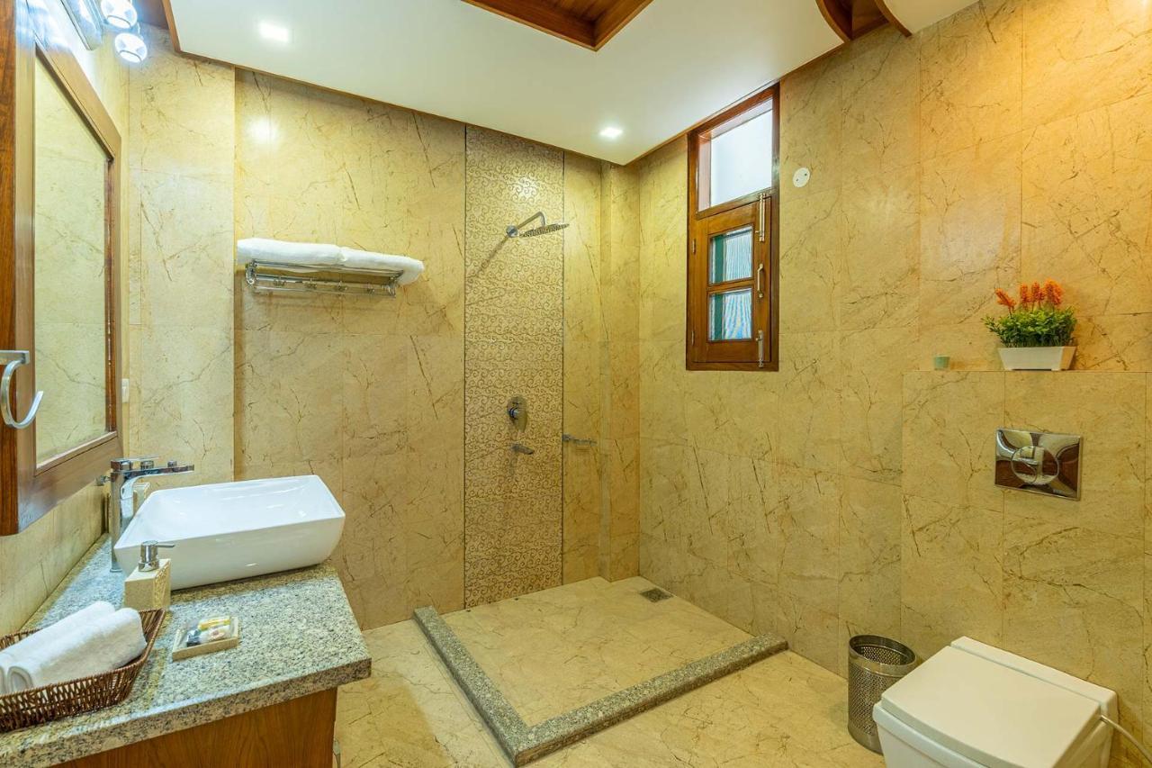 Stayvista At Floradale W Jacuzzi & Wood-Fire Pizza Kasauli Esterno foto