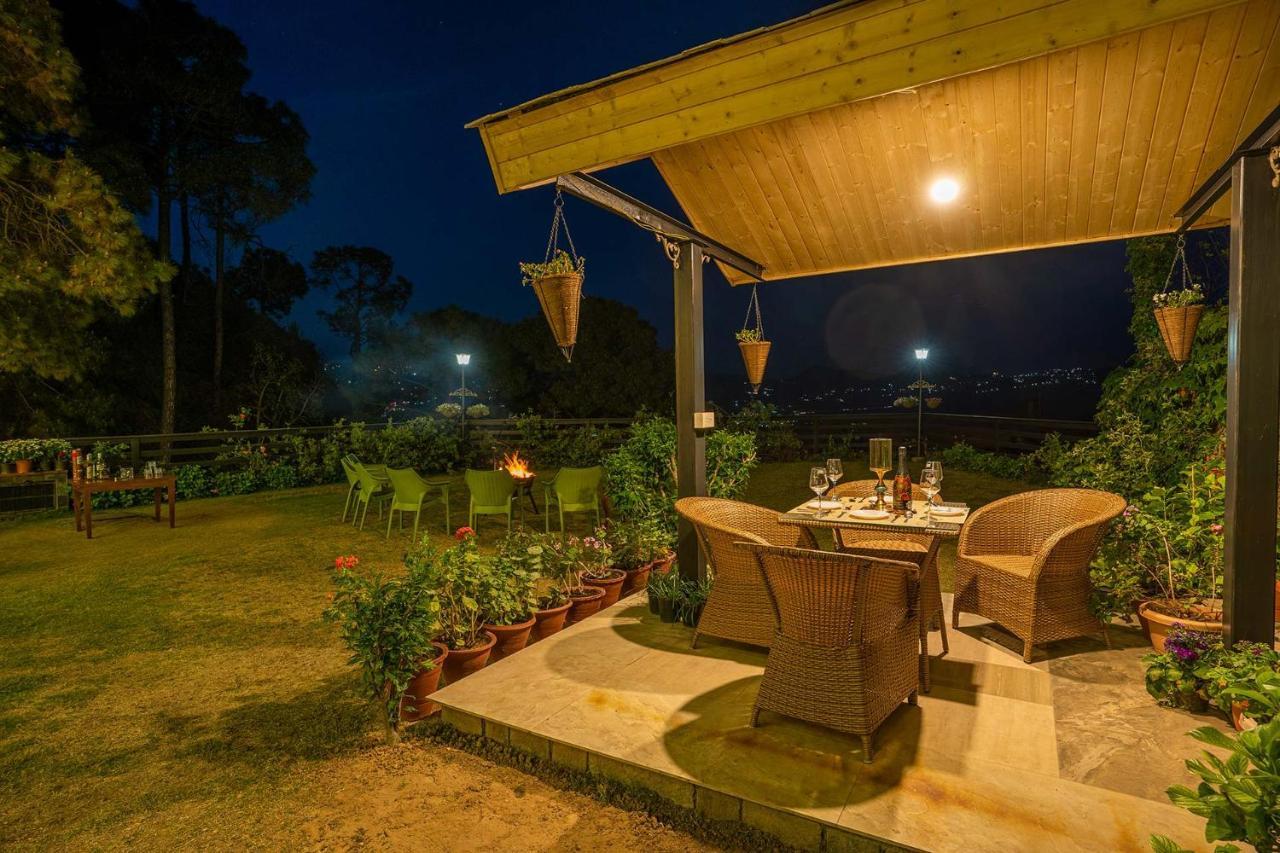 Stayvista At Floradale W Jacuzzi & Wood-Fire Pizza Kasauli Esterno foto